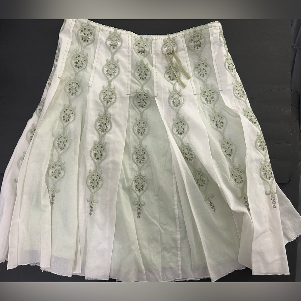 225. ELIE TAHARI skirt